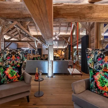 Holiday home Chalet De Vacances - - Piscine Et Spa Megeve